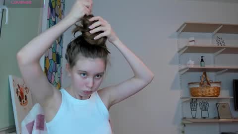 Kira online show from November 7, 2025, 3:06 am