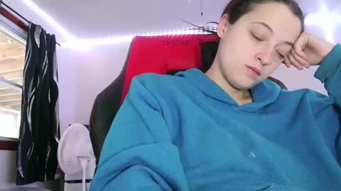 bambiboo8113 online show from February 12, 2025, 8:18 pm