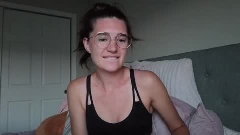 Snapshot of bambifarrina chatting on June 7, 2026, 1:32 am bambifarrina online show from June 7, 2026, 1:32 am
