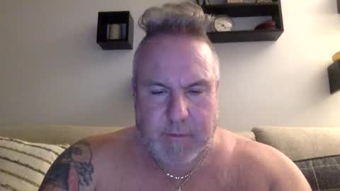 banana5289 online show from March 4, 2026, 9:43 pm