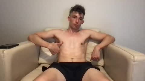 Snapshot of bananacurvesleft chatting on May 18, 2026, 7:14 am bananacurvesleft online show from May 18, 2026, 7:14 am