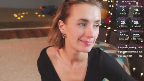 Snapshot of bananya_kitty chatting on December 15, 2024, 8:08 am Ellen and online show from December 15, 2024, 8:08 am