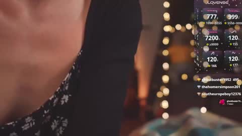 Snapshot of bananya_kitty chatting on February 17, 2025, 5:43 pm Ellen and online show from February 17, 2025, 5:43 pm