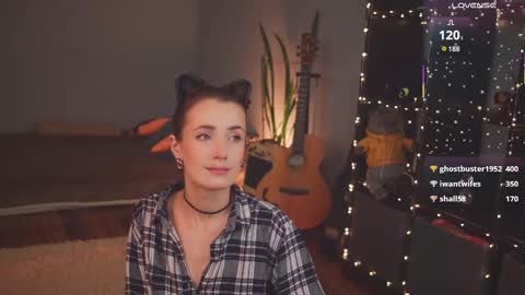 Snapshot of bananya_kitty chatting on March 10, 2025, 10:24 pm Ellen and online show from March 10, 2025, 10:24 pm