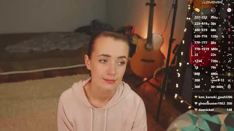 Snapshot of bananya_kitty chatting on November 7, 2025, 8:42 pm Ellen and online show from November 7, 2025, 8:42 pm