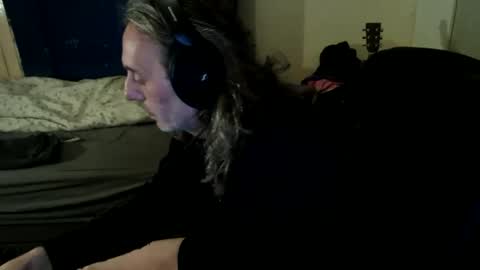 bangintoleather online show from April 10, 2026, 2:28 am