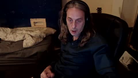 Snapshot of bangintoleather chatting on August 1, 2026, 2:22 am bangintoleather online show from August 1, 2026, 2:22 am