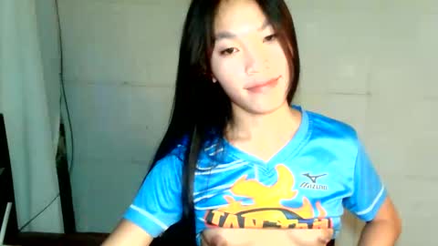 baninay810654 online show from May 17, 2026, 9:00 pm
