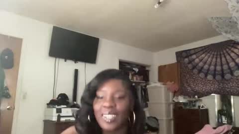 Chelly online show from April 10, 2026, 5:28 pm