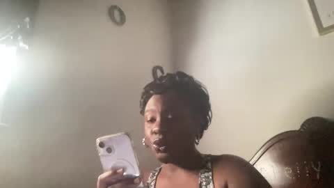 Chelly online show from April 23, 2026, 8:22 pm