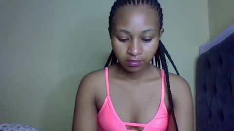 Snapshot of bannnygal chatting on February 19, 2025, 12:35 am bannnygal online show from February 19, 2025, 12:35 am
