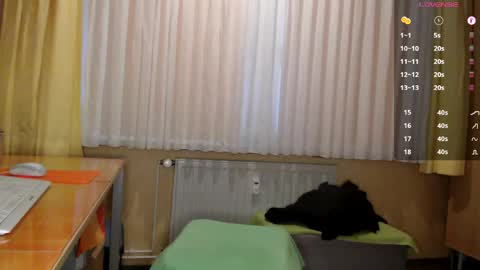 Snapshot of banschie chatting on May 8, 2026, 6:08 am online show from May 8, 2026, 6:08 am