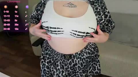 Snapshot of barbara_ferrarri chatting on November 26, 2025, 10:05 am Barbara online show from November 26, 2025, 10:05 am