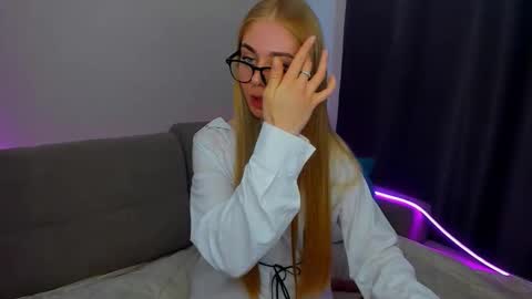 Snapshot of barbarachic chatting on May 23, 2026, 10:08 am BarbaraChic online show from May 23, 2026, 10:08 am