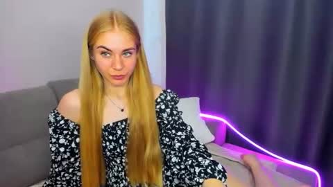 Snapshot of barbarachic chatting on June 13, 2026, 2:04 pm BarbaraChic online show from June 13, 2026, 2:04 pm