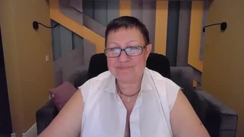 Snapshot of barbaraturners chatting on December 9, 2024, 12:56 am barbaraturners online show from December 9, 2024, 12:56 am