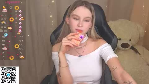 Snapshot of barbieee_doll chatting on November 5, 2025, 4:18 pm Eva online show from November 5, 2025, 4:18 pm