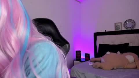 Barbie... online show from December 4, 2025, 4:55 am