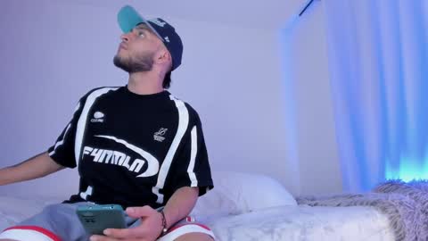 Bruce  online show from January 9, 2025, 5:02 am