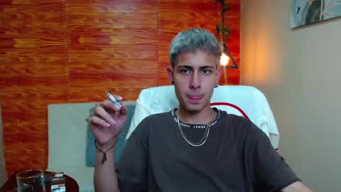 Snapshot of bastiaan_28 chatting on December 20, 2024, 1:36 am Bastian online show from December 20, 2024, 1:36 am