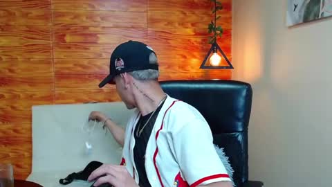 Snapshot of bastiaan_28 chatting on December 28, 2024, 4:19 am Bastian online show from December 28, 2024, 4:19 am