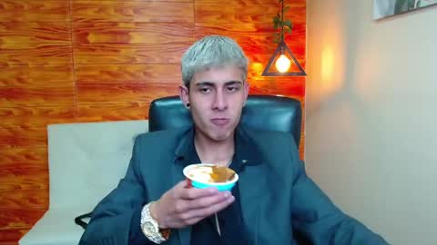 Snapshot of bastiaan_28 chatting on January 5, 2025, 5:20 pm Bastian online show from January 5, 2025, 5:20 pm