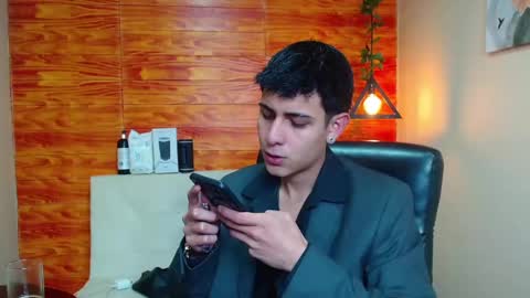 Snapshot of bastiaan_28 chatting on January 7, 2025, 10:08 pm Bastian online show from January 7, 2025, 10:08 pm