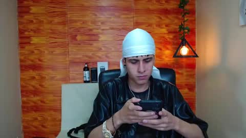 Snapshot of bastiaan_28 chatting on January 14, 2025, 2:29 am Bastian online show from January 14, 2025, 2:29 am