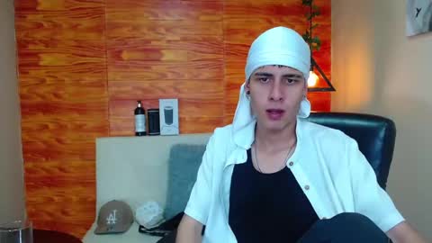 Snapshot of bastiaan_28 chatting on January 15, 2025, 4:15 am Bastian online show from January 15, 2025, 4:15 am