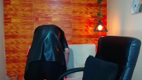 Snapshot of bastiaan_28 chatting on January 17, 2025, 1:25 am Bastian online show from January 17, 2025, 1:25 am