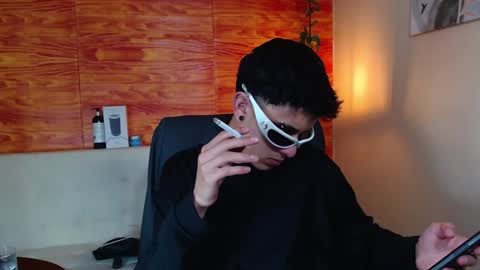 Snapshot of bastiaan_28 chatting on February 7, 2025, 7:29 am Bastian online show from February 7, 2025, 7:29 am