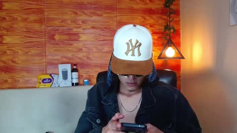 Snapshot of bastiaan_28 chatting on February 14, 2025, 5:30 am Bastian online show from February 14, 2025, 5:30 am