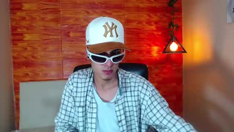 Snapshot of bastiaan_28 chatting on February 21, 2025, 3:12 am Bastian online show from February 21, 2025, 3:12 am