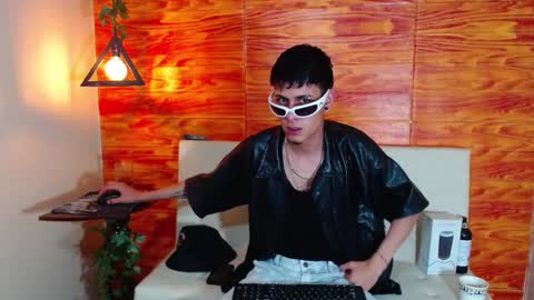 Snapshot of bastiaan_28 chatting on March 11, 2025, 2:43 am Bastian online show from March 11, 2025, 2:43 am