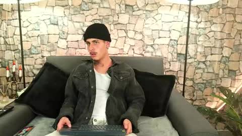 Snapshot of bastiaan_28 chatting on October 24, 2025, 5:26 am Bastian online show from October 24, 2025, 5:26 am