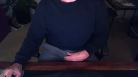 BateBro13 online show from December 13, 2024, 3:21 pm