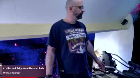 Snapshot of bazzz_8 chatting on March 5, 2025, 6:45 pm bazzz_8 online show from March 5, 2025, 6:45 pm