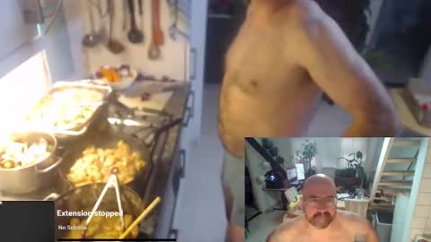 Snapshot of bazzz_8 chatting on November 12, 2025, 3:56 pm bazzz_8 online show from November 12, 2025, 3:56 pm