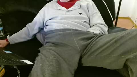 bbboooyyy11 online show from December 5, 2024, 2:42 am