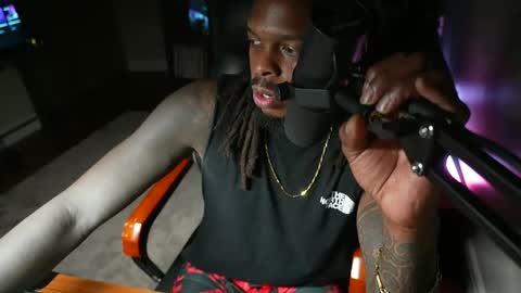 Snapshot of bbcblackdaddy chatting on April 15, 2026, 12:23 pm Black Daddy online show from April 15, 2026, 12:23 pm