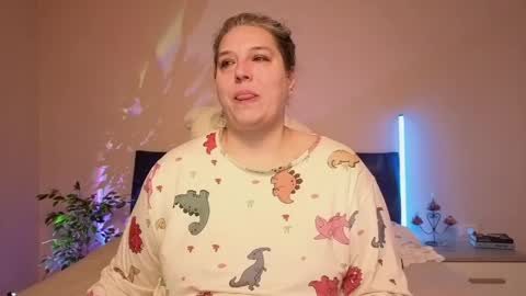 Love online show from April 1, 2026, 3:42 pm