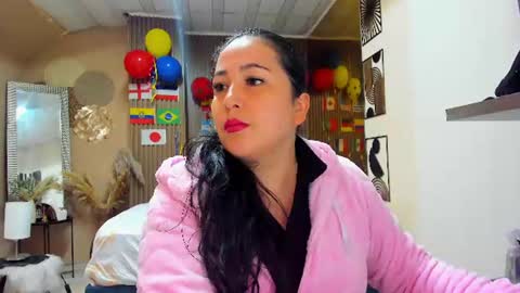 Snapshot of bbwluxurymuse chatting on June 17, 2026, 11:34 am bbwluxurymuse online show from June 17, 2026, 11:34 am