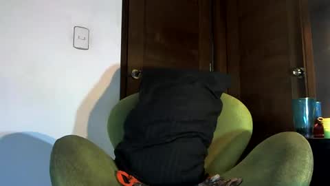 Snapshot of bby044 chatting on December 4, 2024, 11:19 am bby044 online show from December 4, 2024, 11:19 am