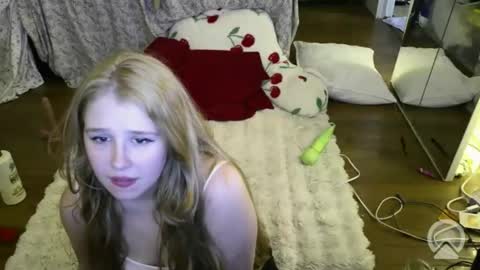 Snapshot of bbyalice18 chatting on May 20, 2026, 4:40 am bbyalice18 online show from May 20, 2026, 4:40 am
