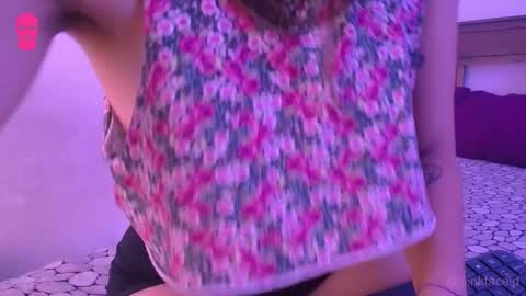 Amber  online show from November 19, 2025, 1:33 pm