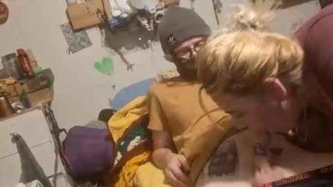 Snapshot of bbygirlsmask chatting on November 2, 2025, 2:19 pm bbygirlsmask online show from November 2, 2025, 2:19 pm