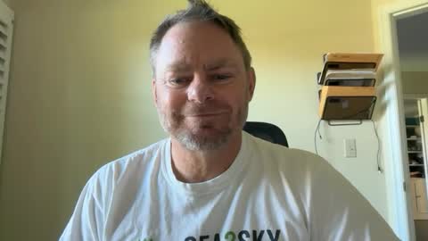 Snapshot of bcjonny chatting on April 8, 2026, 7:36 pm BCJonny online show from April 8, 2026, 7:36 pm