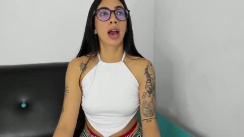 daniela villamizar online show from December 10, 2024, 2:39 pm