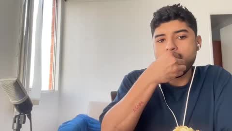 bdever7 online show from April 15, 2026, 9:48 pm