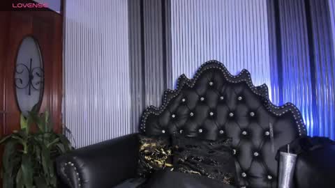 Snapshot of bdsm_ebony chatting on May 8, 2026, 11:32 pm Tanisha online show from May 8, 2026, 11:32 pm